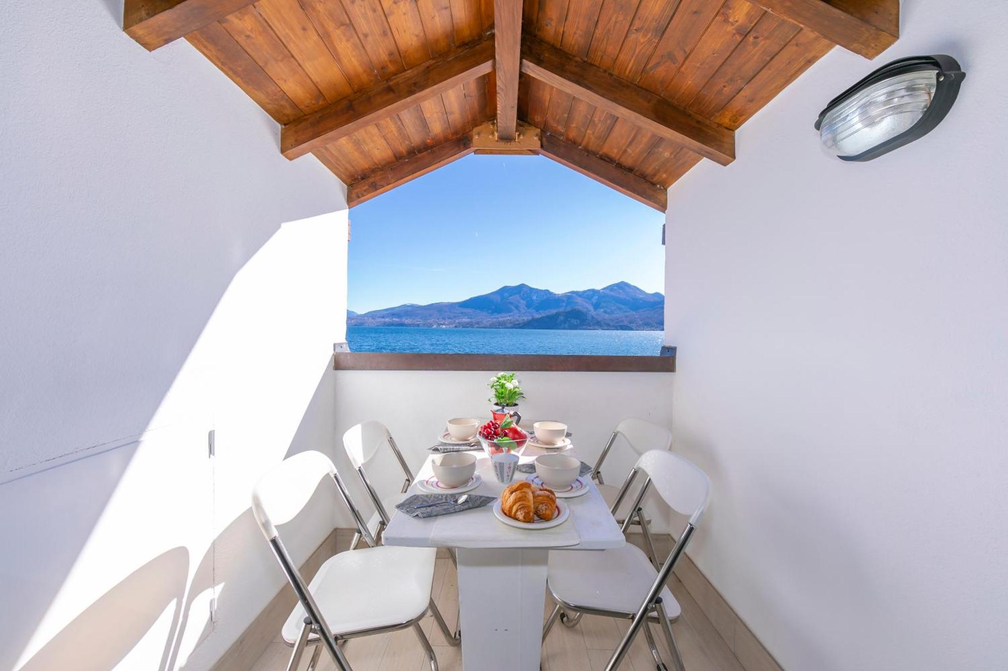 Blu Lake Apartment On Ghiffa Beach - Happy Rentals Dış mekan fotoğraf
