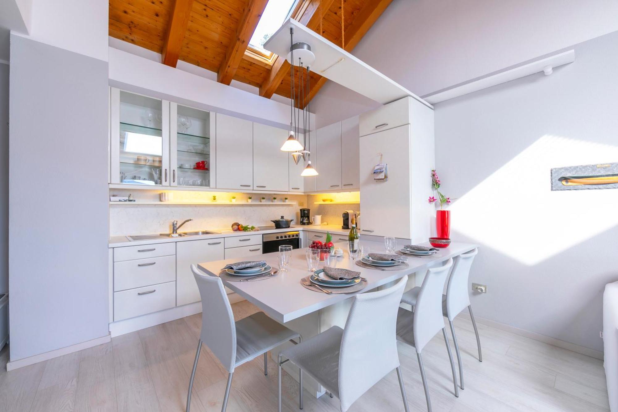 Blu Lake Apartment On Ghiffa Beach - Happy Rentals Dış mekan fotoğraf
