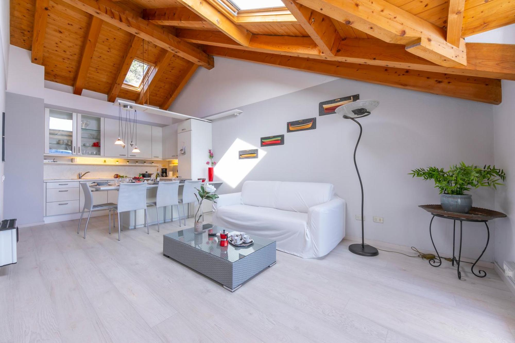 Blu Lake Apartment On Ghiffa Beach - Happy Rentals Dış mekan fotoğraf