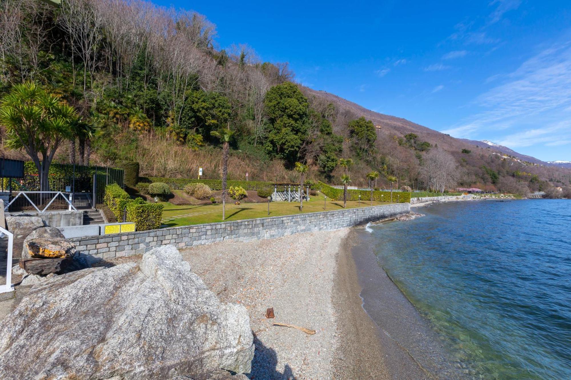Blu Lake Apartment On Ghiffa Beach - Happy Rentals Dış mekan fotoğraf